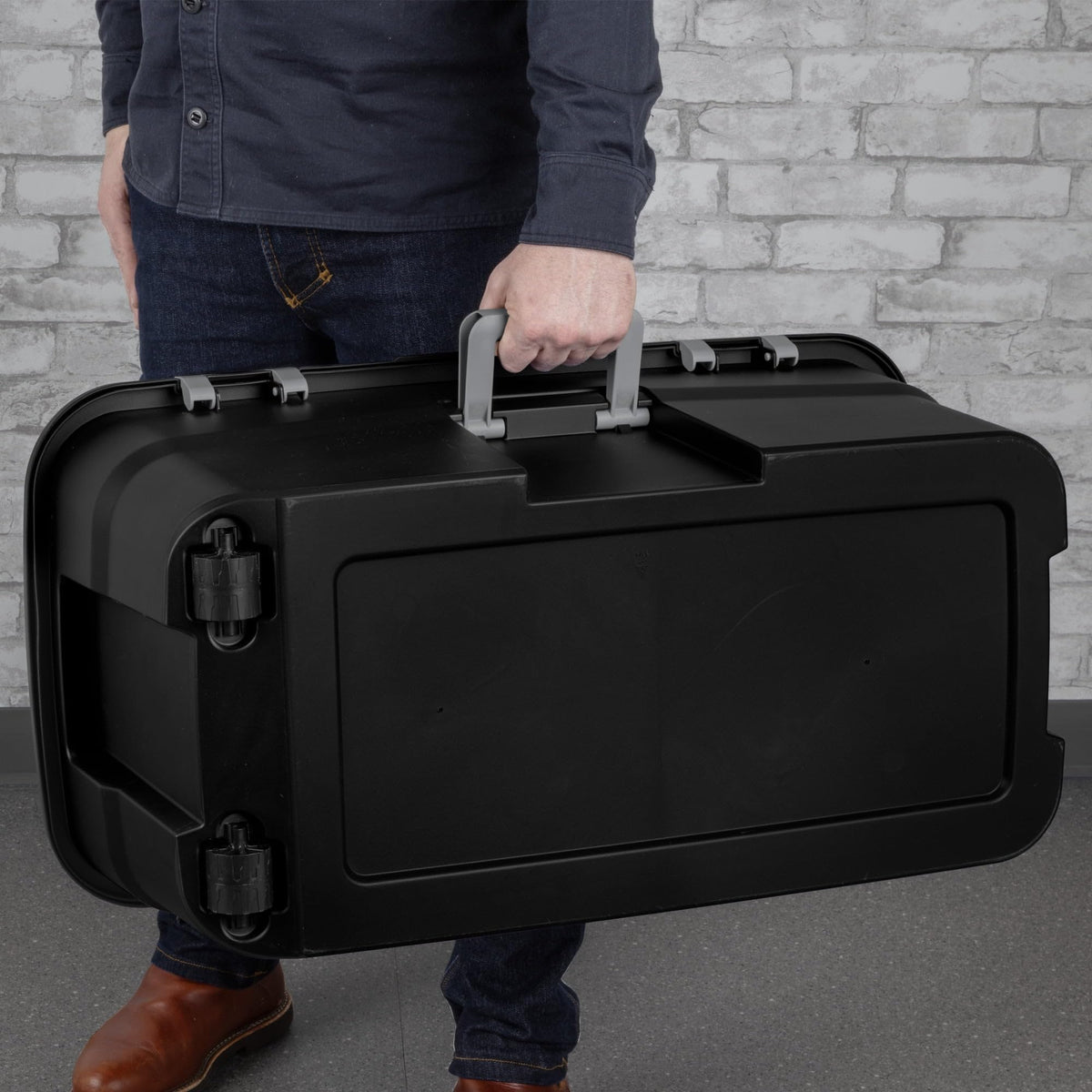 22 Gallon Wheeled Plastic Storage Bin with Lockable Lid D2108